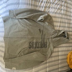 Hooters XL full zip hoodie